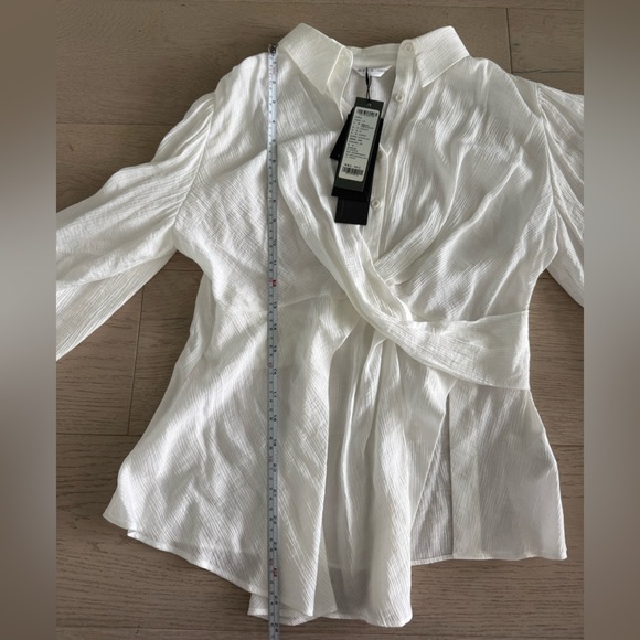 NWT SDEER Women's  Asymmetrical Blouse size small
Color- white - Picture 4 of 10
